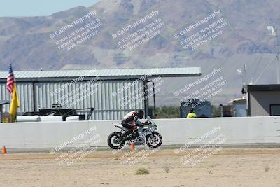 media/Oct-05-2025-CVMA (Sun) [[beeef4f201]]/Race 10-Formula Lightweight Twins Shootout/